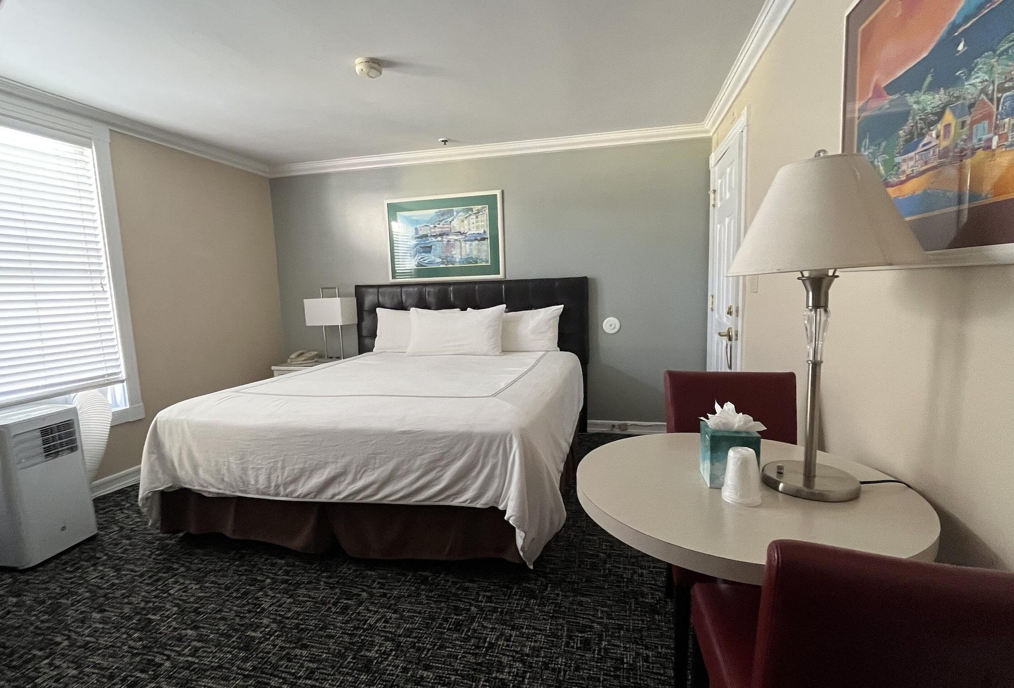 Glenmore Plaza Hotel Авалон Екстер'єр фото